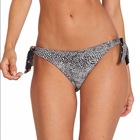 New. Volcom reversible side tie bikini. - Picture 4 of 10